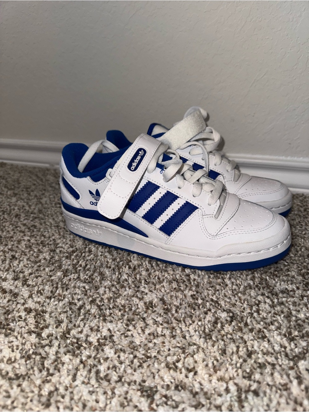 adidas White and Blue Kids Low-Top Sneakers with Strap